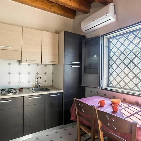Ferienhaus Beautiful In With Kitchenette Grammichele
